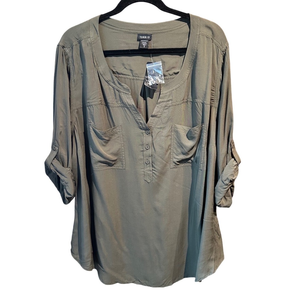 Torrid Harper Olive Green Rayon Roll Tab Sleeve Blouse Plus Size 3 3X NEW